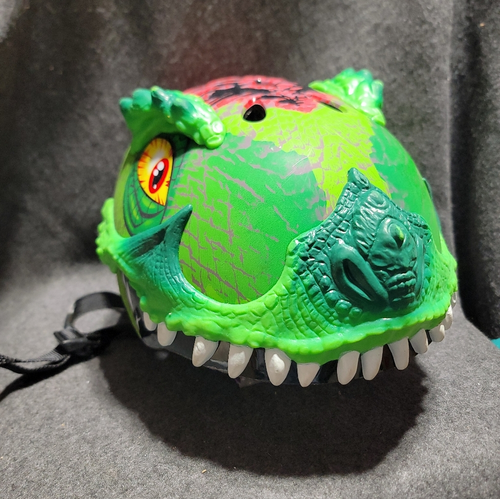 3D Dinosaur Kids Bike Helmet - Picture 3 of 5
